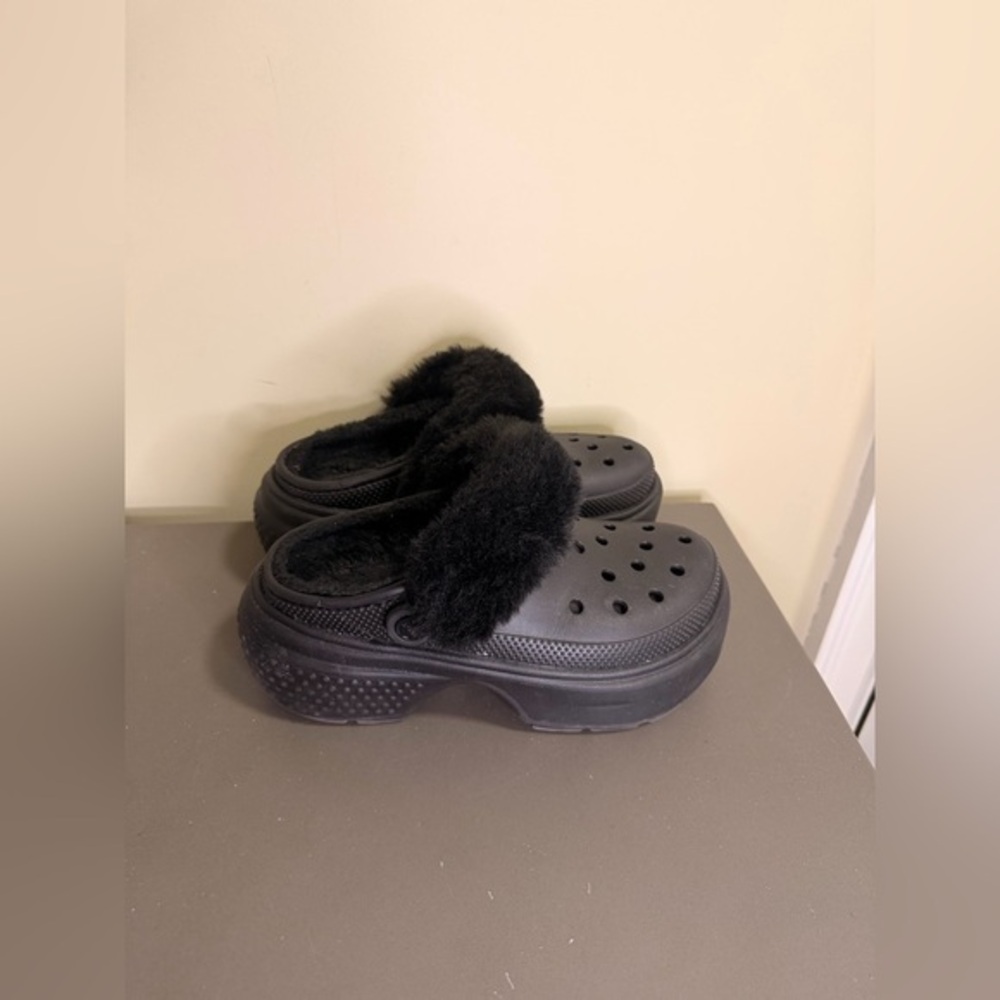 Crocs Classic Platform Fuzz Lined Clogs Black 212854-001 Unisex Size